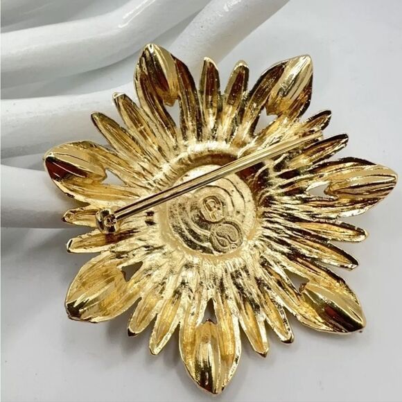 St. John brooches  - Picture 4 of 9